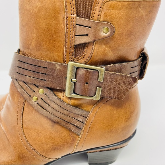 EARTH ODYSSEY 7B Heeled Ankle Booties Almond Tan Brown Leather Buckle Boho Y2K - Picture 14 of 16